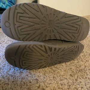 Gray short Uggs